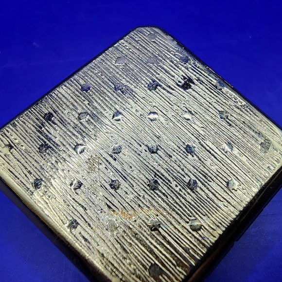 Vintage Pill Box 1.5" Metal Gold Tone Enamel Pink Purple Floral - Picture 3 of 5